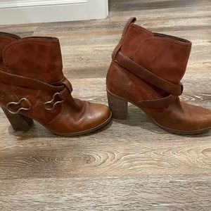 TIMBERLAND Booties Size 9